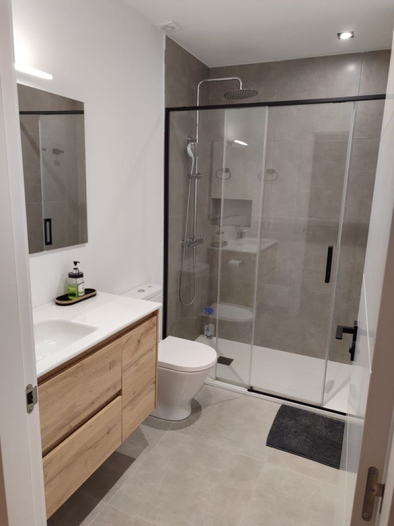 Saison: Schönes Reihenhaus mit viel Komfort und Terrassen in S Illot -- RH 13 T