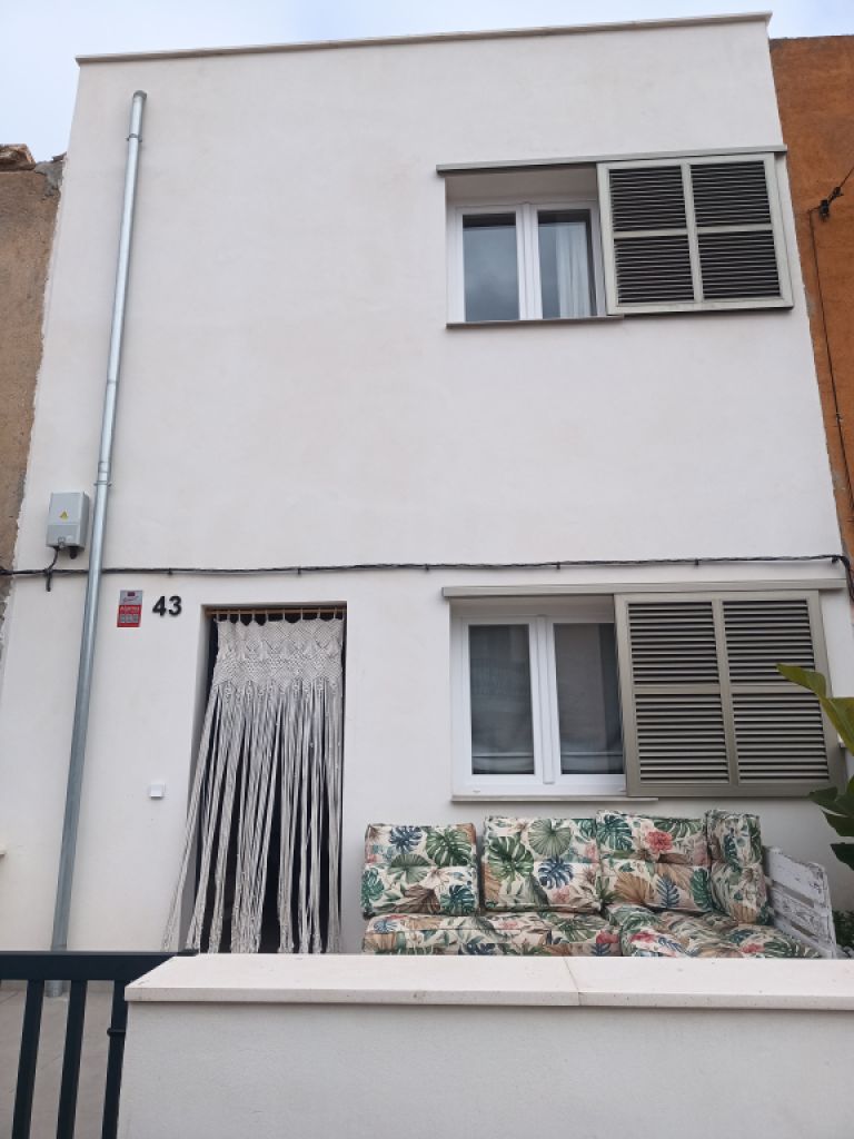 Saison: Schönes Reihenhaus mit viel Komfort und Terrassen in S Illot -- RH 13 T