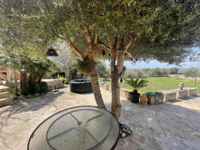 SAISON: Urige Casita mit vielen Terrassen, 2 Kaminen, AC in ruhiger Lage von Cas Concos-- C 13 T