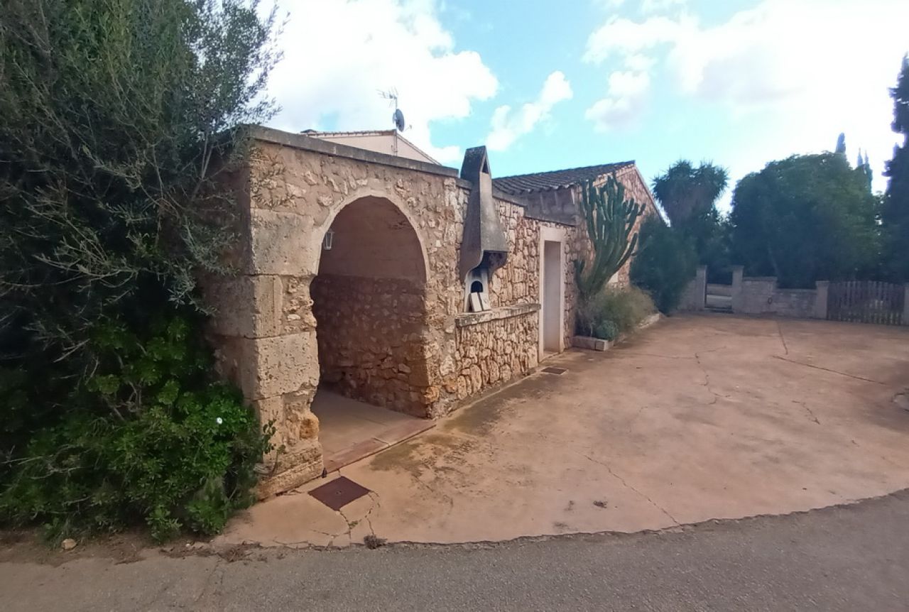 SEASON / WINTER: 4 country apartments with communal pool and AC in a settlement near Campos -- AP 23 T