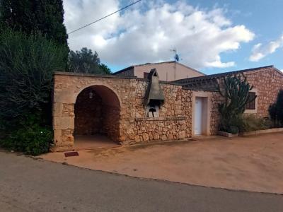 SEASON / WINTER: 4 country apartments with communal pool and AC in a settlement near Campos -- AP 23 T