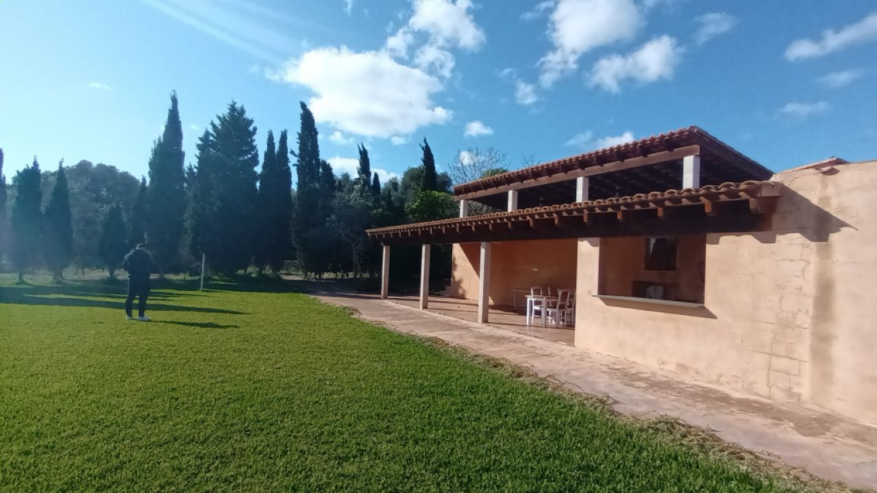 SEASON / WINTER: 4 country apartments with communal pool and AC in a settlement near Campos -- AP 23 T