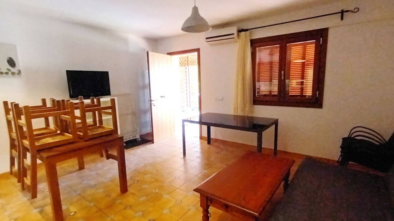 SEASON / WINTER: 4 country apartments with communal pool and AC in a settlement near Campos -- AP 23 T