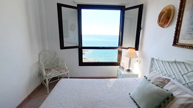 Season 26/27: Modern apartment in first line of the coast of St Jordi --- AP 10 T