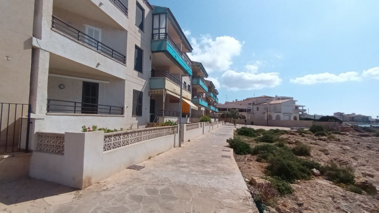 Season 26/27: Modern apartment in first line of the coast of St Jordi --- AP 10 T