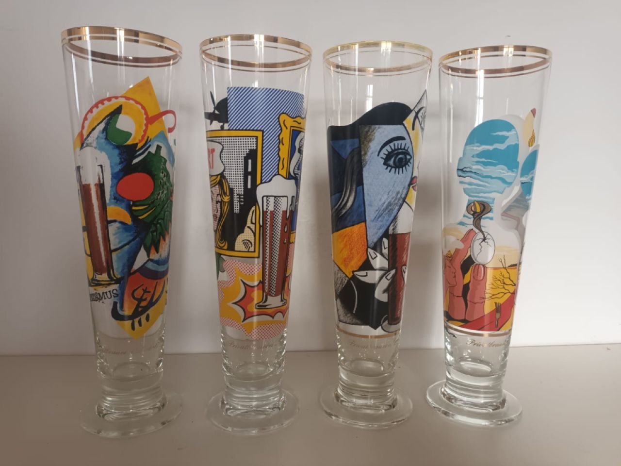 Sammlerstücke Biergläser mit Motiven von Künstler kreiert