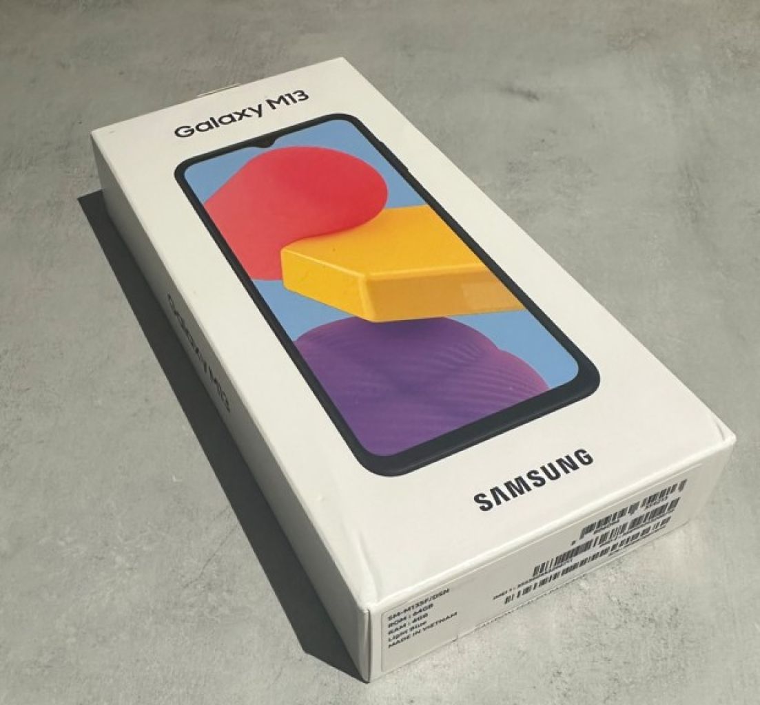 Samsung Galaxy M13 4 GB RAM 64 GB Light Blue neuwertig