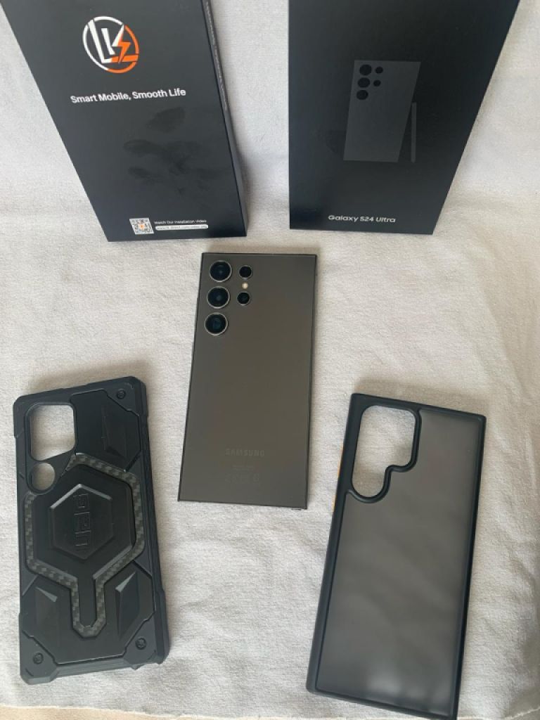 Samsung Galaxy S24 Ultra 512 GB Titanium Black (OVP, Vodafone-Refurbished + 2 Premium-Hüllen)