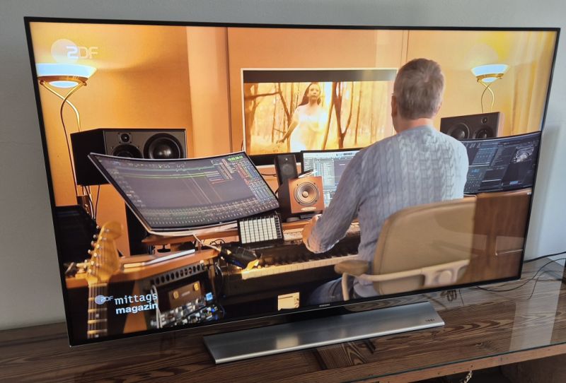 Samsung TV 55-inch UHD Television – Top Condition