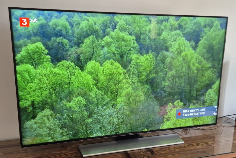 Samsung TV 55-inch UHD Television – Top Condition