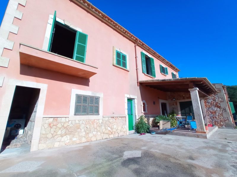 Sanierte 2 Etagenfinca mit traumhaftem Ausblick bei Felanitx -- F 277 CM