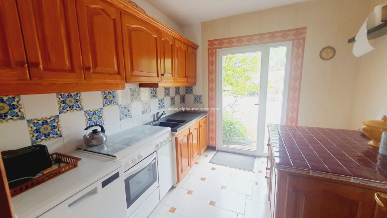 SANT JOAN (CENTRE OF THE ISLAND): Charming finca with pool, private well, guest apartment and 82 m2 shed