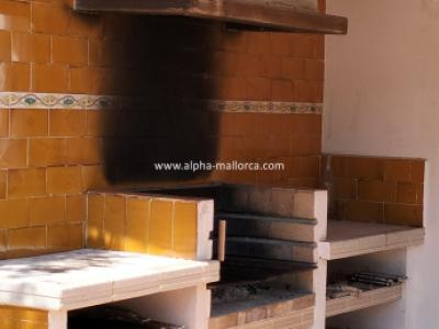 SANT JOAN (CENTRE OF THE ISLAND): Charming finca with pool, private well, guest apartment and 82 m2 shed