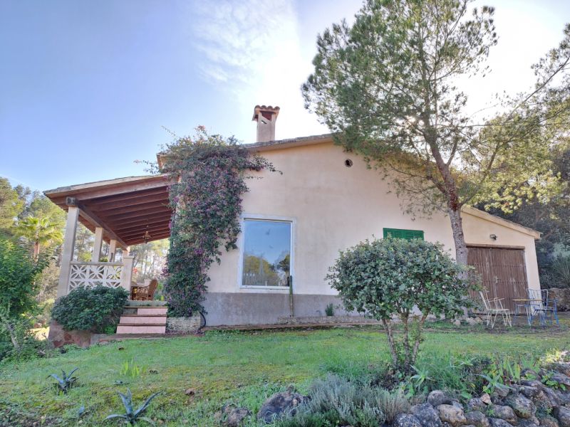 SANT JOAN (INSELMITTE): Charmante Finca mit Pool, eigenem Brunnen, Gästeapartment und 82m2-Schuppen