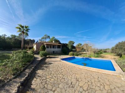 SANT JOAN (INSELMITTE): Charmante Finca mit Pool, eigenem Brunnen, Gästeapartment und 82m2-Schuppen