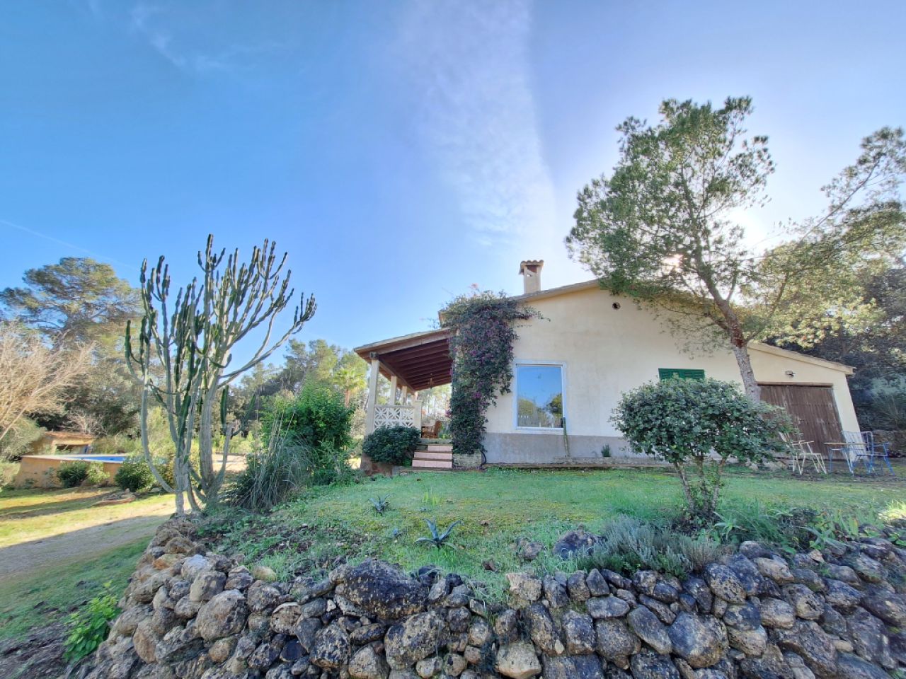 SANT JOAN (INSELMITTE): Charmante Finca mit Pool, eigenem Brunnen, Gästeapartment und 82m2-Schuppen
