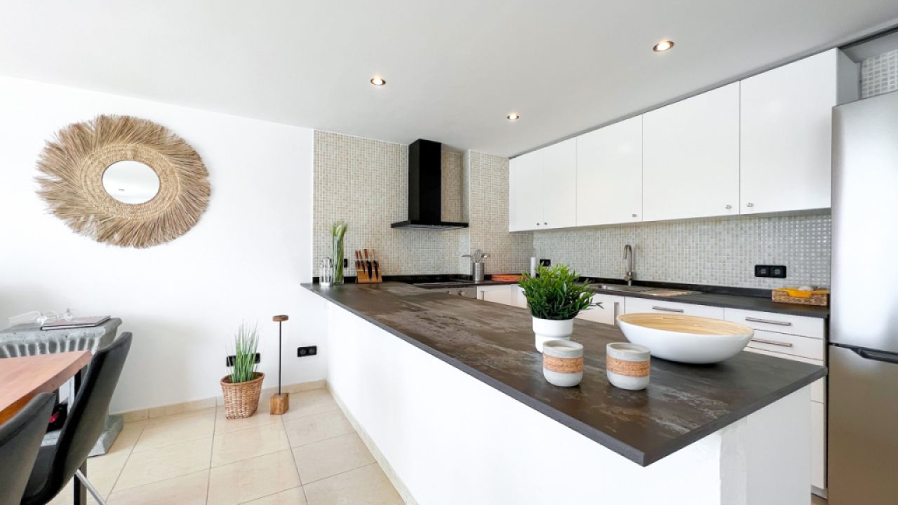 SANTA PONSA in 1. Meereslinie: Komplett renovierte, möblierte 3 SZ-Wohnung zur Langzeitvermietung