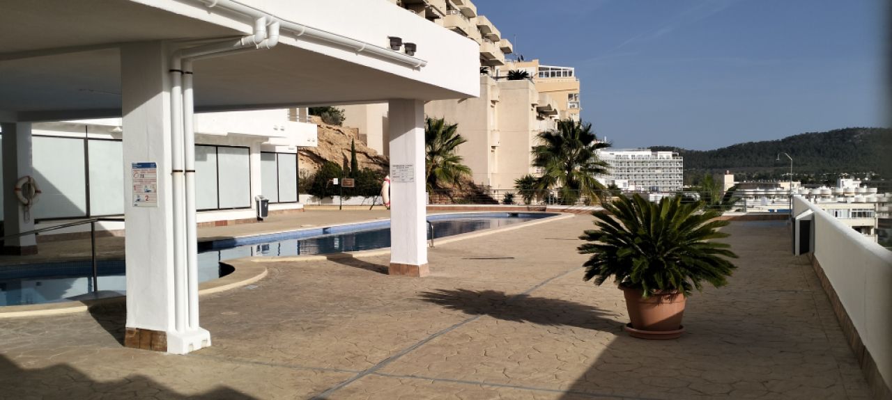 SANTA PONSA: Ruhige, renovierte möblierte 2 SZ-Wohnung mit Meerblick-Terrasse, Heizung & Pool zu VM