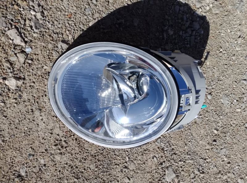 VW New Beetle headlight