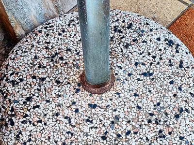 Schirmständer für Sonnenschirm rund aus Beton und Edelstahlrohr