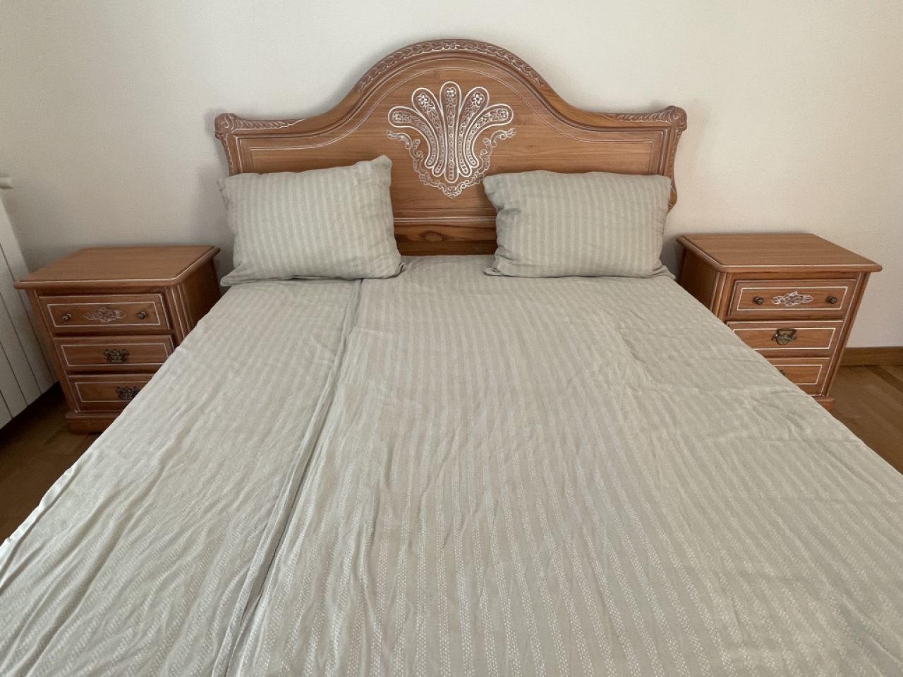 Schlafzimmer Komplett Nachtkästchen