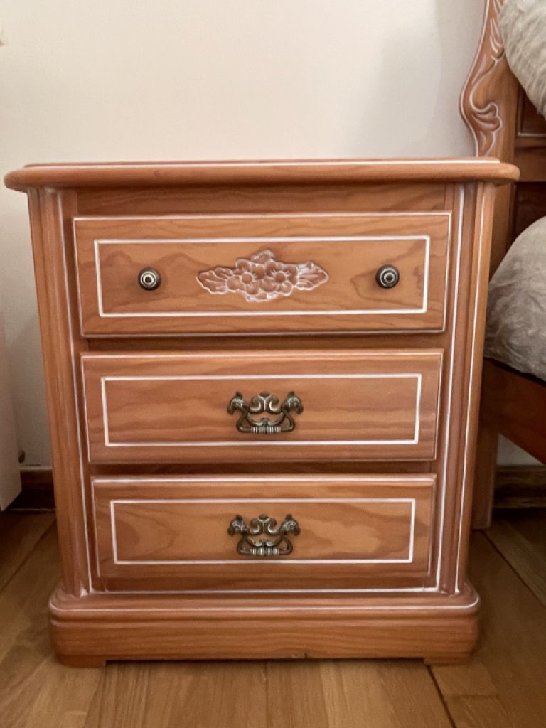 Schlafzimmer Komplett Nachtkästchen