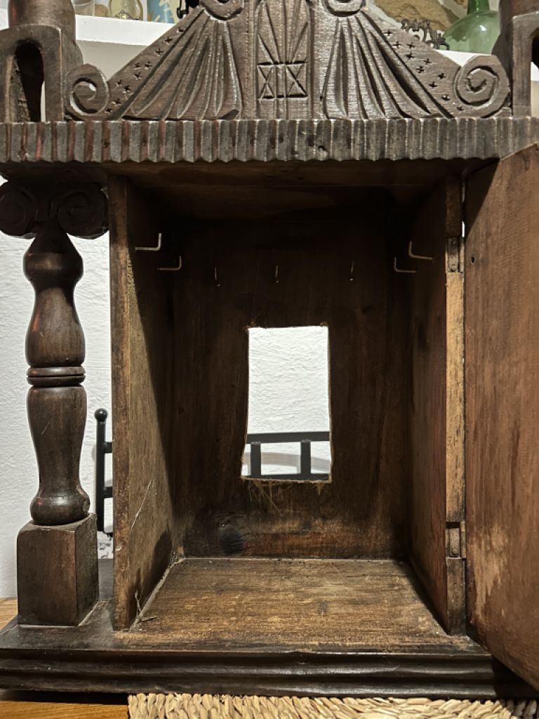 Key box / small cabinet