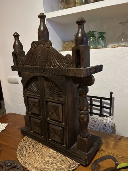 Key box / small cabinet