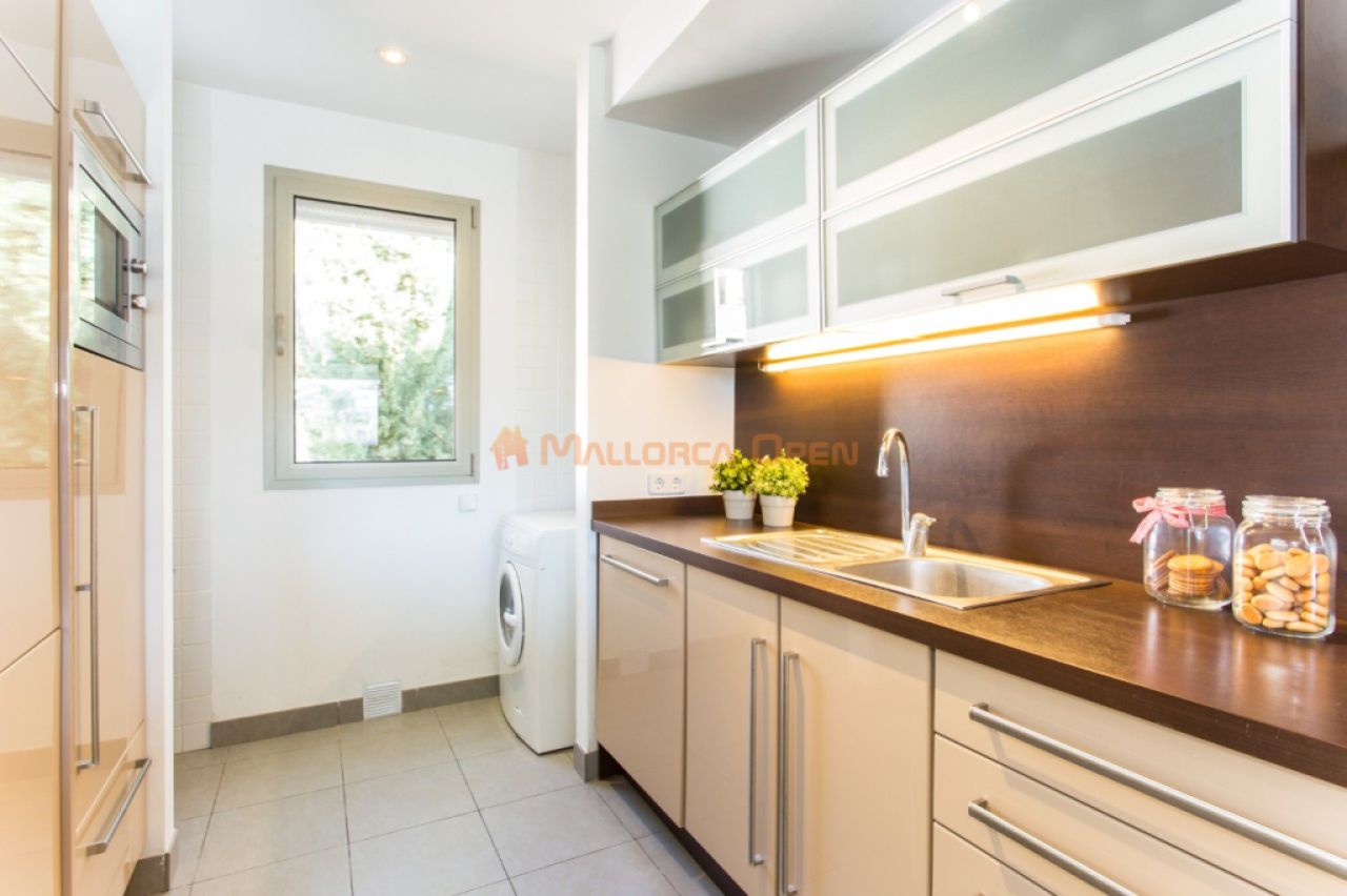 Beautiful semi-detached house for rent in Cala Mandia.