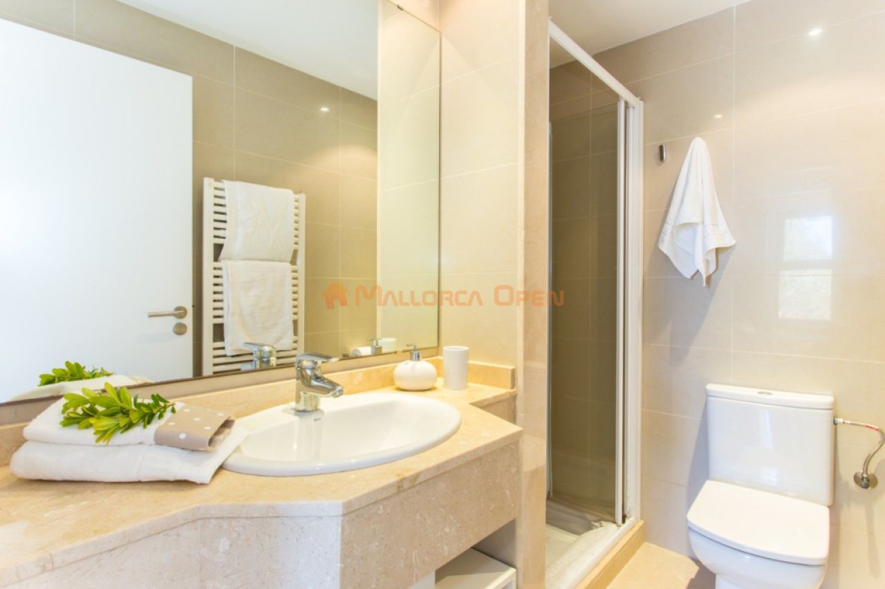 Beautiful semi-detached house for rent in Cala Mandia.