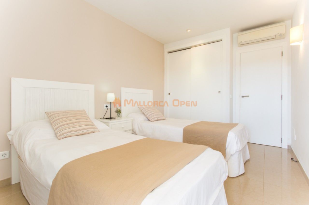 Beautiful semi-detached house for rent in Cala Mandia.