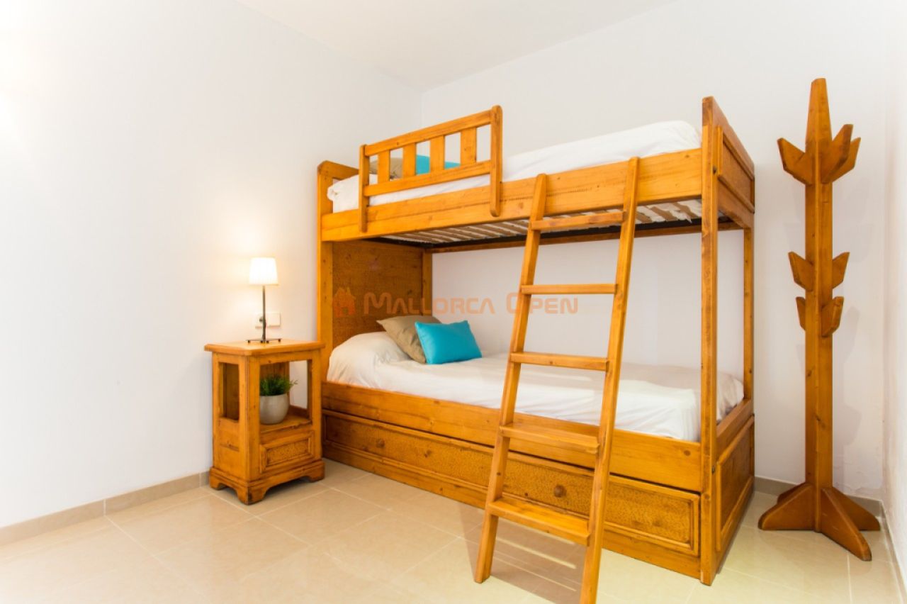 Beautiful semi-detached house for rent in Cala Mandia.