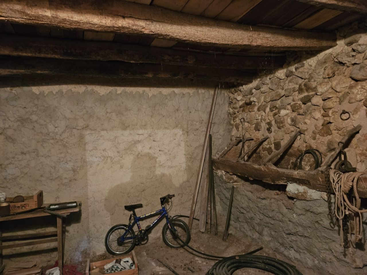 Beautiful finca with house to renovate