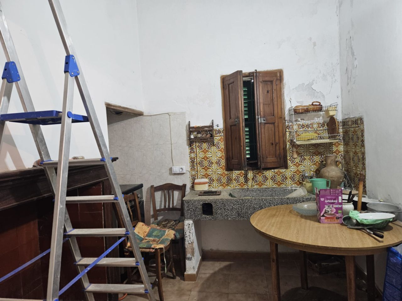 Beautiful finca with house to renovate