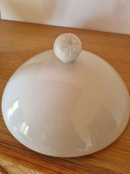 Beautiful large serving bowl from the brand Thomas