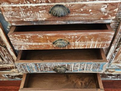 Schöne indische Anrichte aus Massivholz