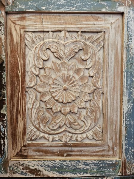 Schöne indische Anrichte aus Massivholz