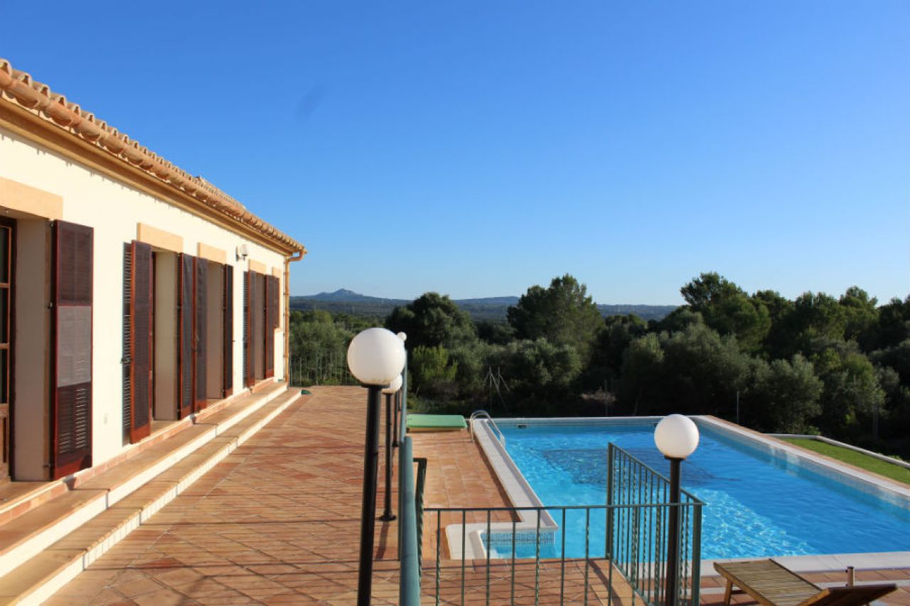 Beautiful rustic property for sale in Puntiró