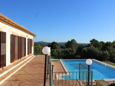 Schöne rustikale Immobilie in Puntiró zu verkaufen