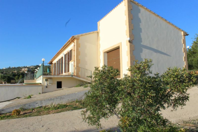 Beautiful rustic property for sale in Puntiró