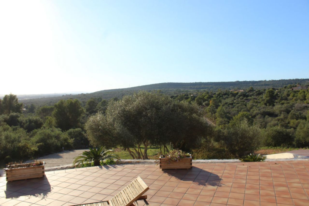 Beautiful rustic property for sale in Puntiró