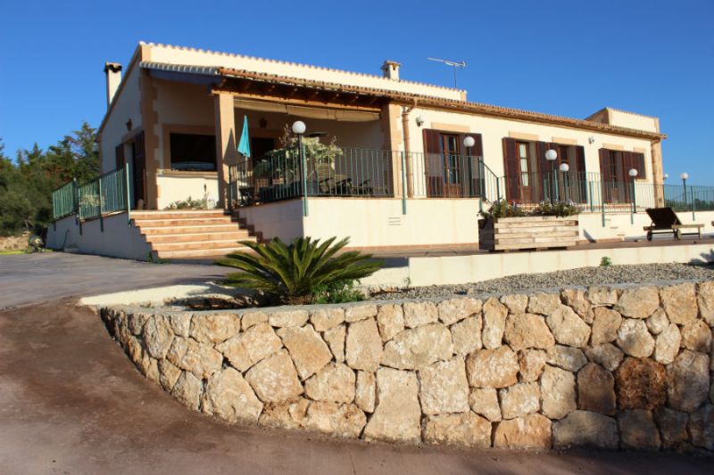 Beautiful rustic property for sale in Puntiró