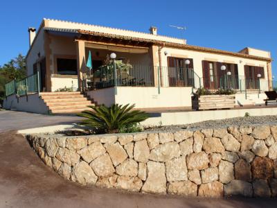 Beautiful rustic property for sale in Puntiró