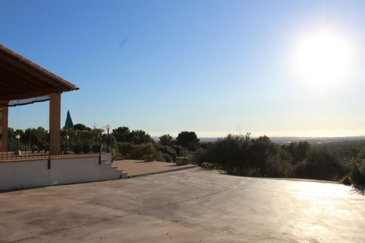 Beautiful rustic property for sale in Puntiró