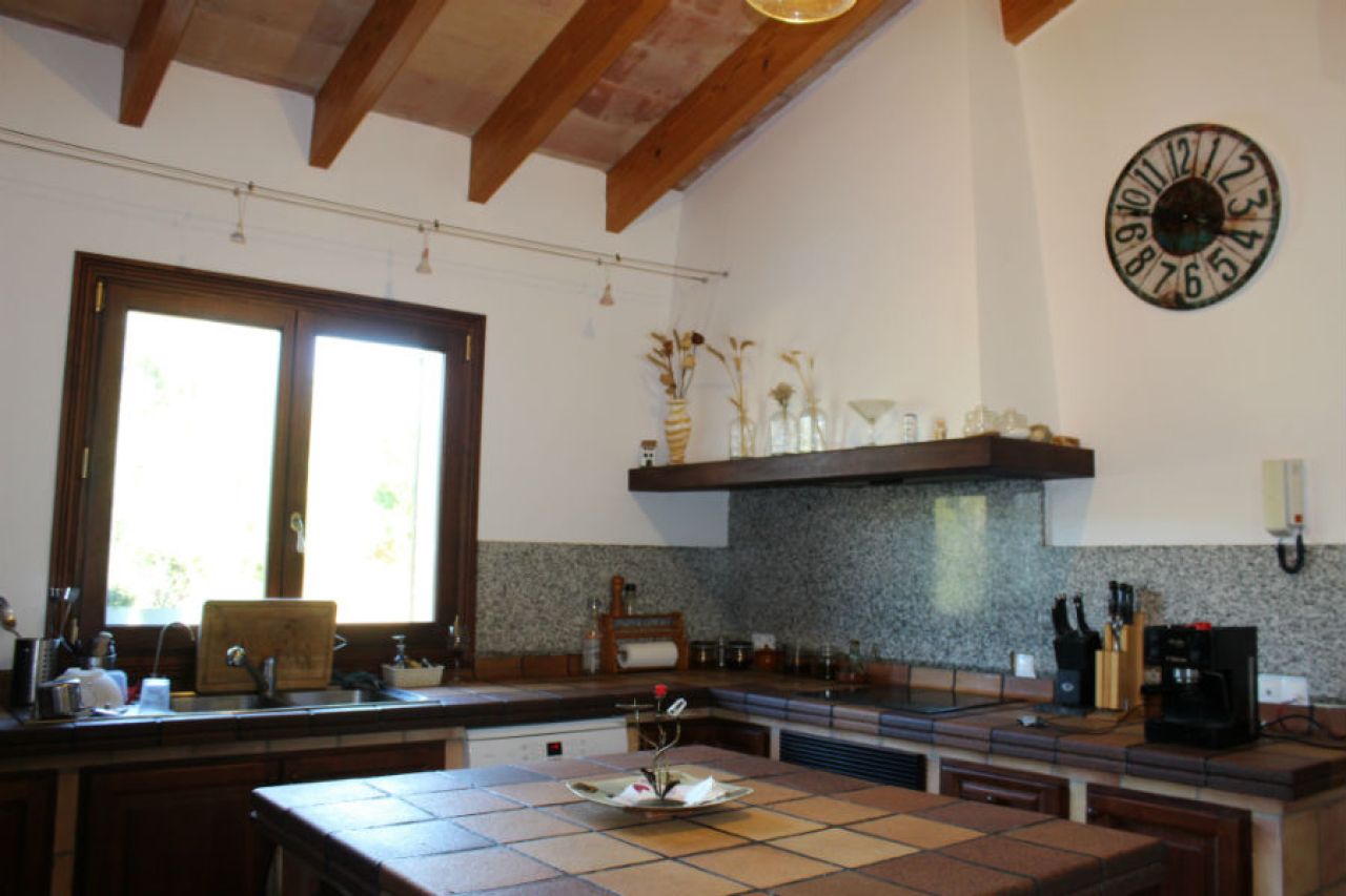 Beautiful rustic property for sale in Puntiró