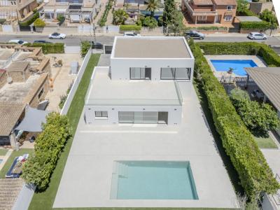 Schöne Villa zum Verkauf in Bahia Grande mit Neubau