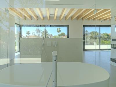 Schöne Villa zum Verkauf in Bahia Grande mit Neubau