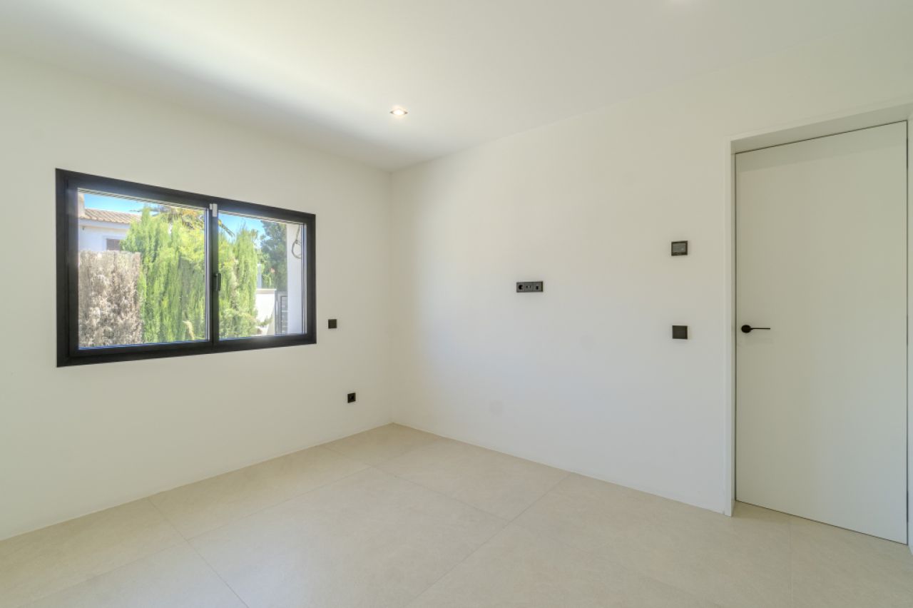 Schöne Villa zum Verkauf in Bahia Grande mit Neubau