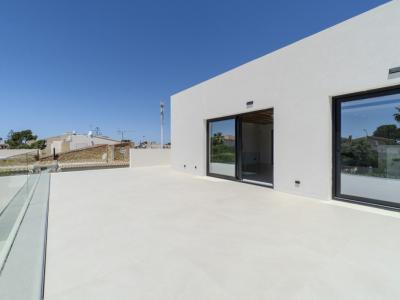 Schöne Villa zum Verkauf in Bahia Grande mit Neubau