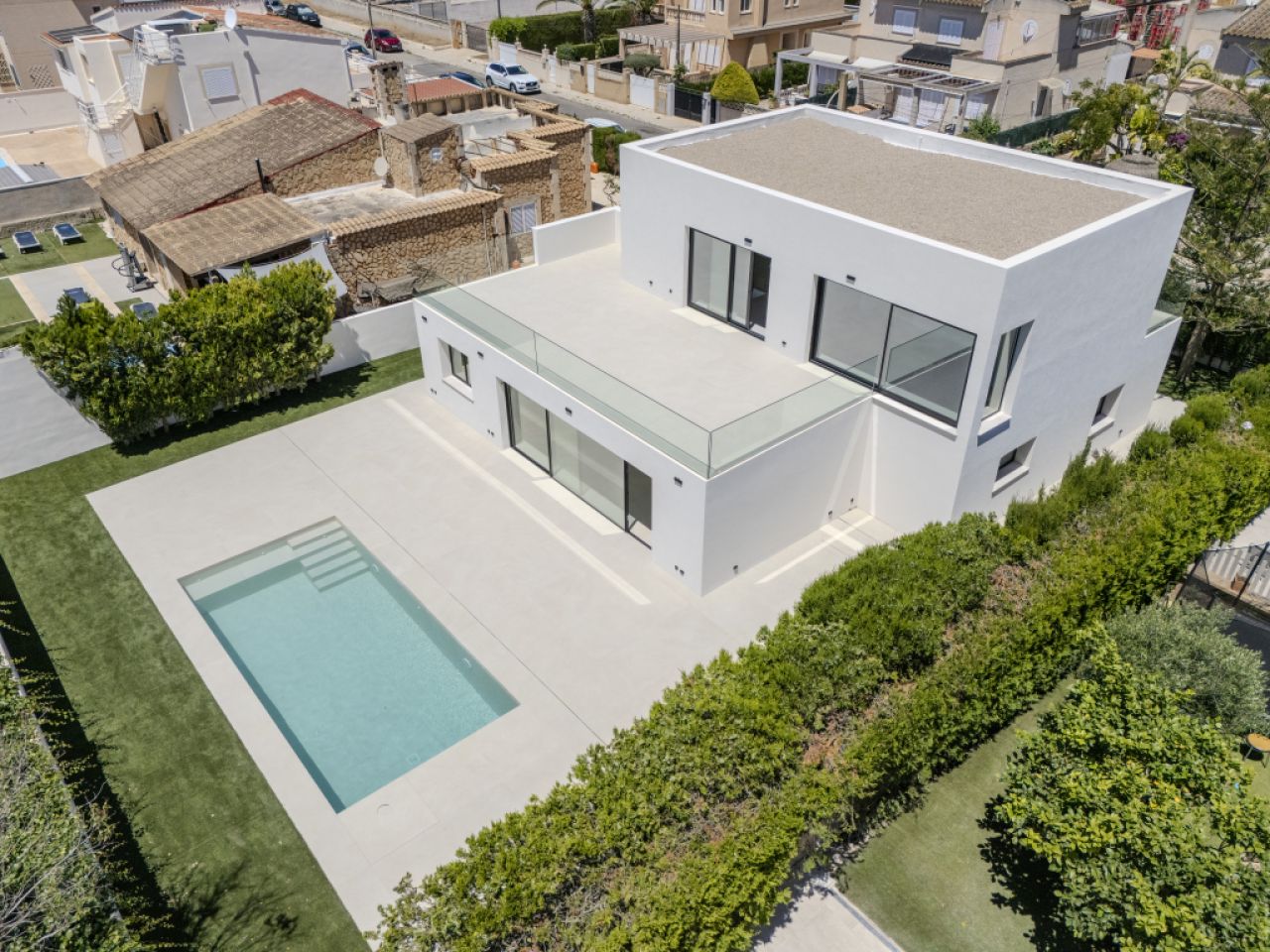 Schöne Villa zum Verkauf in Bahia Grande mit Neubau